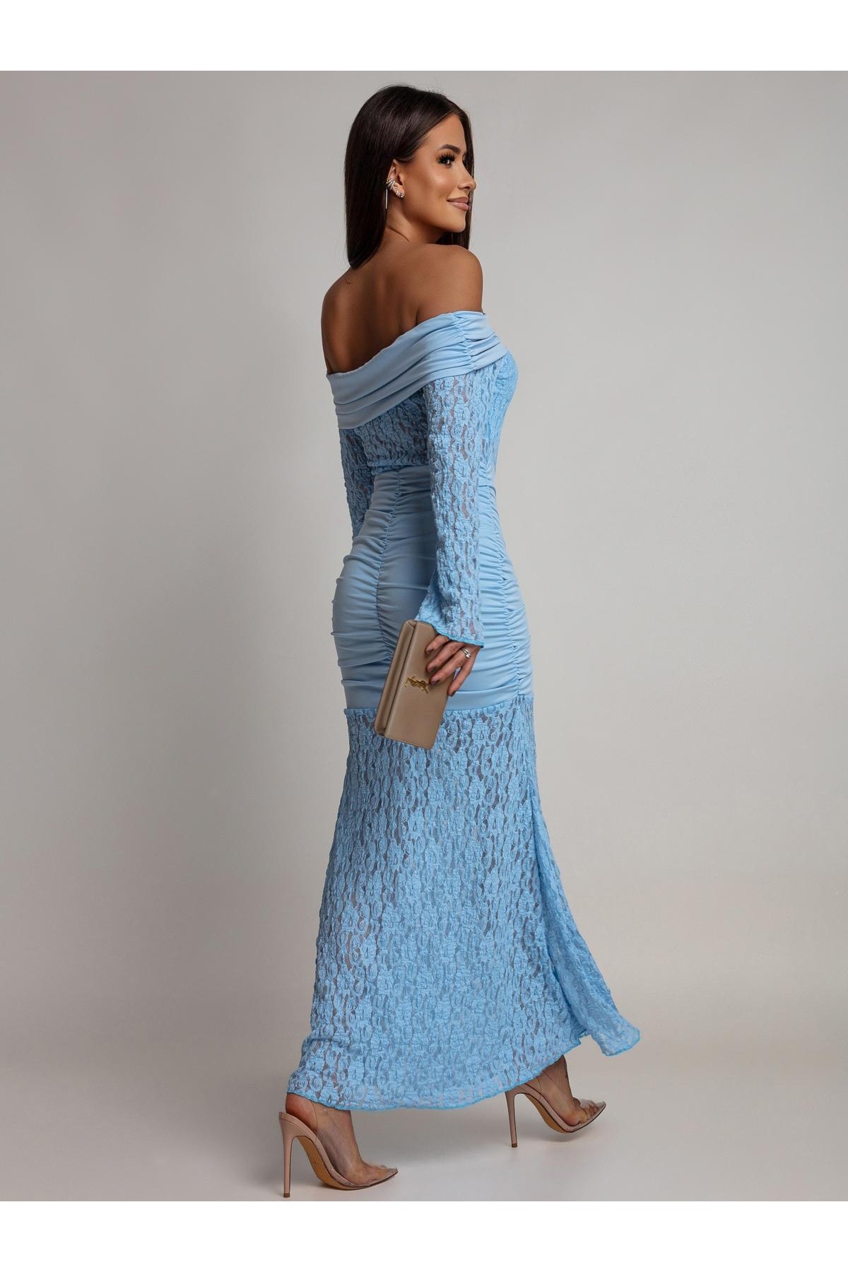 Bledomodré čipkované šaty LACE DREAM — zozadu